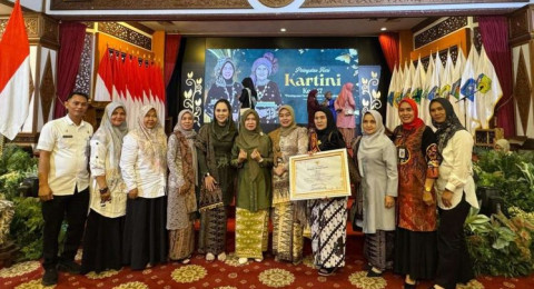Ketua TP PKK Sarolangun Hj Risha Fitria Hurmin Hadiri Peringatan Hari Kartini Ke-147 Provinsi Jambi