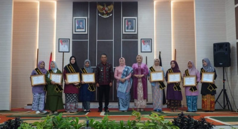Wakil Bupati Junaidi Haji Mahir, Buka Secara Resmi Puncak Peringatan Hari Kartini Ke 147 Tahun 2025