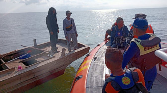 Kapal Nelayan Hilang Kendali Dihantam Ombak, Satu Korban Hilang