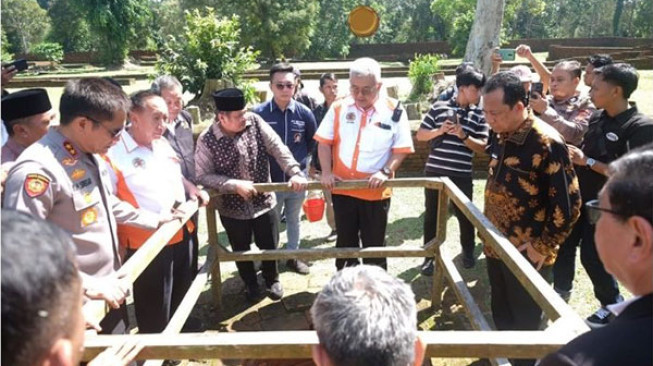 Bupati Muarojambi Hadiri Perayaan Waisak 2569 BE di Candi Kedaton