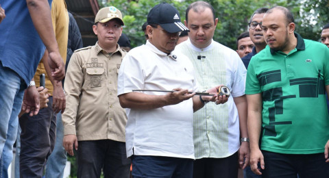 Wali Kota Maulana Pantau Langsung Perbaikan Jalan Linkungan, 450 Ruas Jalan Masuk Radar Perbaikan