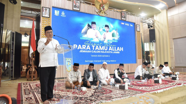 Wali Kota Jambi Lepas 660 CJH Kota Jambi, Berikan Pesan Spritual dan Kesehatan