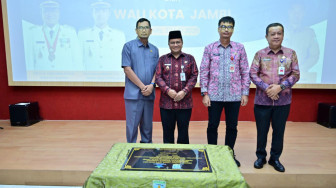 Komitmen Tingkatkan Budaya Literasi, Walikota Jambi Tanda Tangani Prasasti Peresmian Gedung Perpustakaan Baru