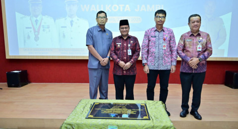 Komitmen Tingkatkan Budaya Literasi, Walikota Jambi Tanda Tangani Prasasti Peresmian Gedung Perpustakaan Baru