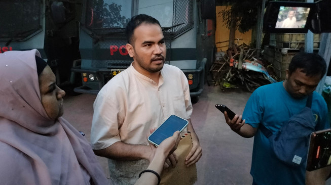 Rendra Ramadhan Usman Penuhi Panggilan Polisi, Kuasa Hukum : Kesampingkan Ego Demi Anak.!!!