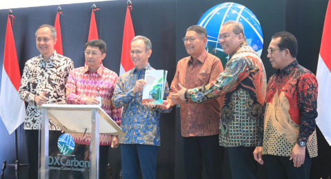 OJK Luncurkan Buku Perdagangan Karbon Bagi Sektor Jasa Keuangan