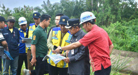 Upaya Atasi Banjir di Wilayah Kota Jambi, Wali Kota Maulana Dampingi Komisi V DPR RI Cek Proyek Pengendalian Banjir