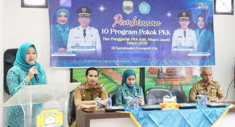 TP PKK Muaro Jambi Lakukan Pembinaan di Kumpeh Ulu, Tekankan Pelaksanaan 10 Program Pokok PKK