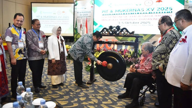 Wali Kota Maulana Dorong Penguatan Peran Dokter Umum di Forum Nasional PDUI 2025