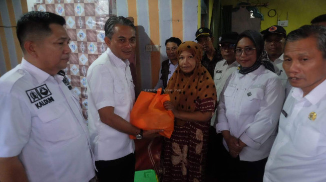 Pemkab Muaro Jambi Salurkan Bantuan untuk Korban Kebakaran di Desa Kasang Kumpeh