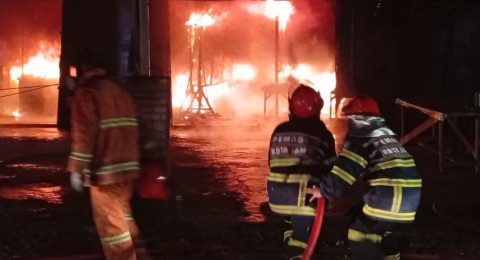 Ruko Mebel di Thehok Ludes Terbakar