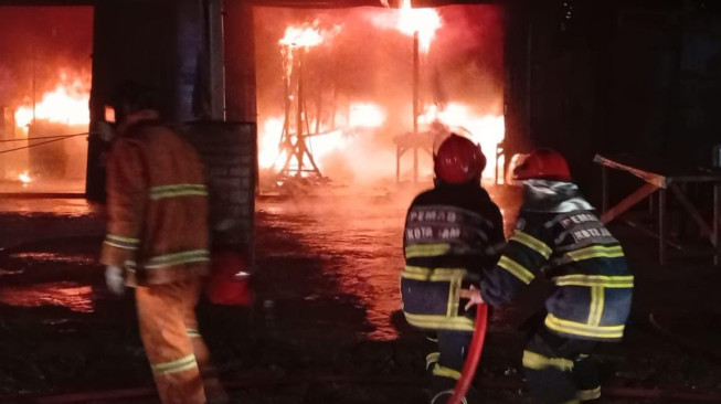 Ruko Mebel di Thehok Ludes Terbakar