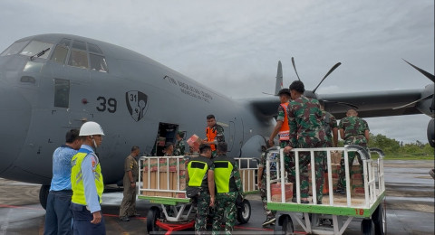 Bantuan Presiden dalam Penanganan Darurat Cuaca Ekstrem Tiba di Bandara Internasional Minangkabau