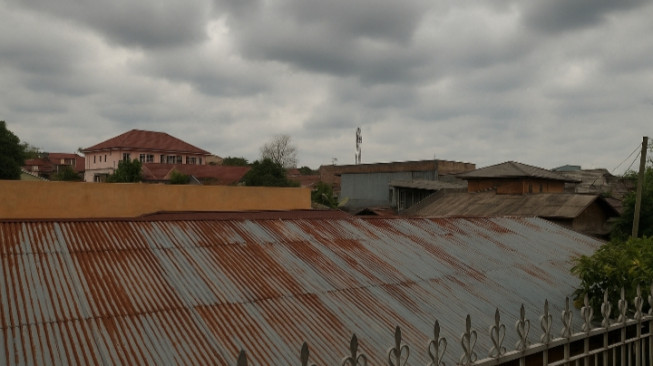 Waspada! BMKG Prediksi Hujan Lebat Guyur Jambi Hingga 2 November 2025