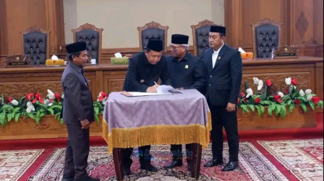 Rapat Paripurna DPRD Tetapkan APBD 2026, Bupati BBS: Anggaran Kebersamaan untuk Kesejahteraan