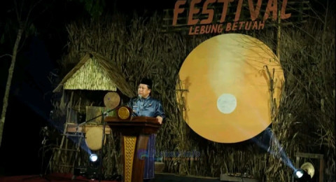 Bupati Muaro Jambi Resmi Buka Festival Lebung Betuah 2025