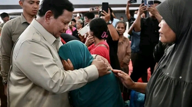 Presiden Prabowo Tiba di Tapanuli Tengah, Pastikan Penanganan Cepat untuk Warga Terdampak Banjir