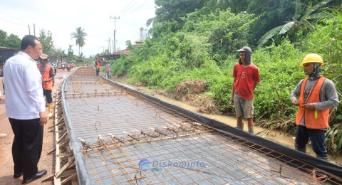BBS Tinjau Pembangunan Jalan Rigit Beton Sungai Gelam, Pastikan Kualitas Sesuai Standar