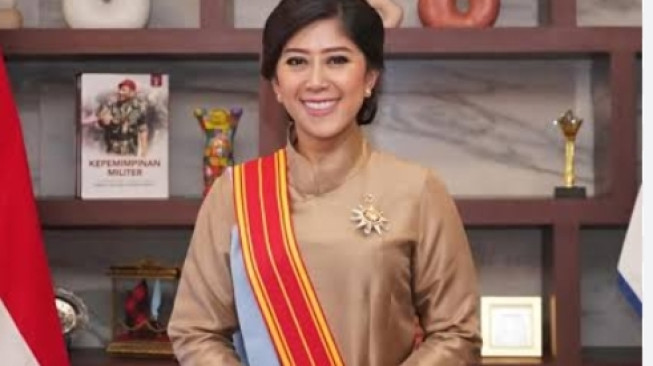 Meutya Hafid: Jurnalis Tangguh dan Pionir Perempuan di Komdigi RI