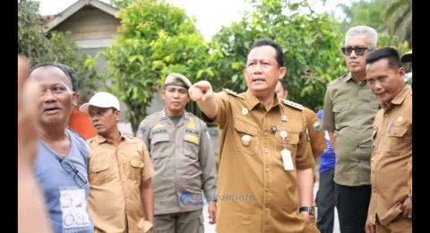 Bupati Muaro Jambi BBS Tinjau Pengerasan Jalan di Sungai Bahar