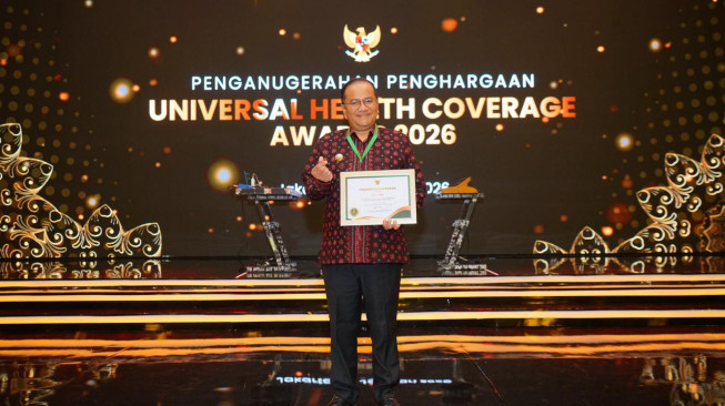 Komitmen Dukung JKN, Wali Kota Jambi Terima Penghargaan UHC Awards 2026