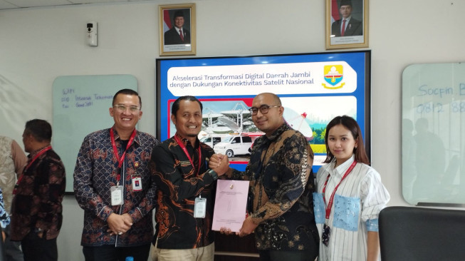 Memang Hebat, Kadis Kominfo Tanjabtim itu : Berjuang Entaskan Wilayah Blank Spot di Bumi Sepucuk Nipah Serumpun.