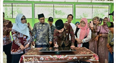 Diza Hazra Aljhosa : TPS 3R Mengubah Paradigma Lama “Kumpul-Angkut-Buang” Menjadi Pola Pengelolaan yang Produktif.