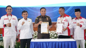 Gema Sholawat Ribuan Anggota BPD Jawa Timur Sambut Prof Reda, Perkuat Sinergi Jaga Desa untuk Indonesia Berdaulat