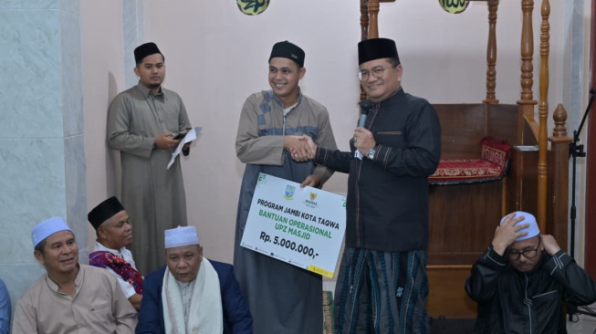 Wali Kota Jambi Serahkan Bantuan Wifi Gratis untuk Rumah Ibadah