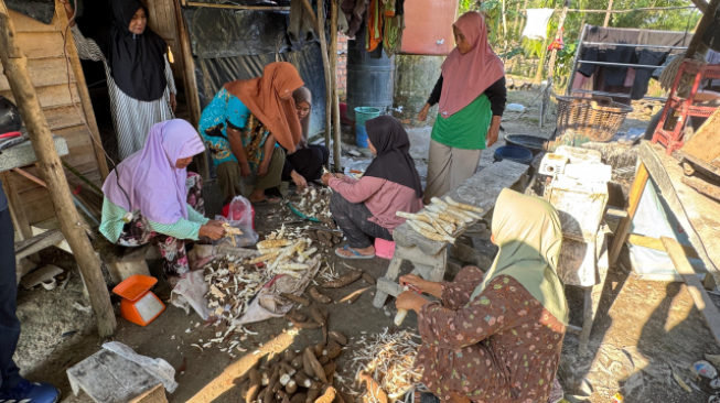 Sentuhan PHE Jambi Merang Ubah Singkong Jadi Sumber Harapan