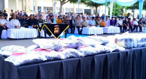 Polda Jambi Musnahkan 20 Kilogram Sabu, 20 Ribu Butir Ekstasi dan Ribuan Cartridge Etomidate, Iyo Niah Pohhhh..