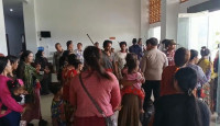 Warga SAD Duduki Kantor Bupati Merangin, Tagih Janji Bupati, M Syukur yang PHP