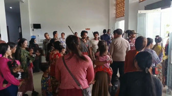 Warga SAD Duduki Kantor Bupati Merangin, Tagih Janji Bupati, M Syukur yang PHP
