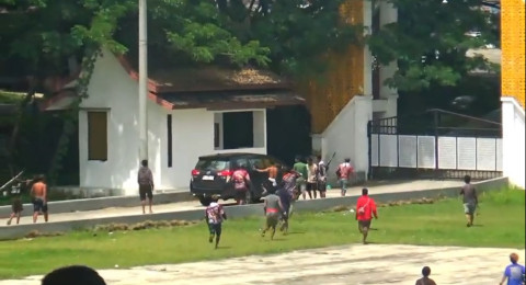 Anak Buah Bupati Merangin, Syukur Provokasi SAD, Massa SAD Mengamuk Rusak Mobil dan Duduki Kantor