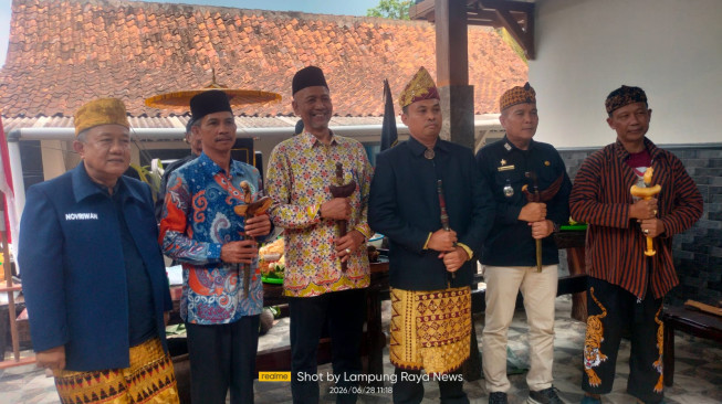 Panji Sewu Gelar Suran dan Jamasan Pusaka Nusantara, Gubernur Lampung ; Ketika Maknanya Hilang, yang Tersisa Hanyalah Sebuah Seremoni...?