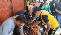 Mayat Tidak Dikenal di Depan Polda Jambi, Diduga Seorang Pemulung.
