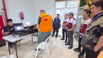 Penyidik OJK Serahkan Tersangka HS Selaku Pengendali PT Asuransi Jiwa Prolife Indonesia Kepada Kejari Jakarta Selatan, Jaksa Penuntut Umum :  Berkas Perkara Dinyatakan Lengkap (P.21)