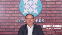 Hotman Paris Hutapea Lecehkan Profesi Wartawan, Ketua Dewan Pers Kecam Tindakan Pengacara Mantan Jampidsus Febrie Ardiansyah Tersangka Kasus Korupsi dan Pencucian Uang Ratusan Miliar itu.