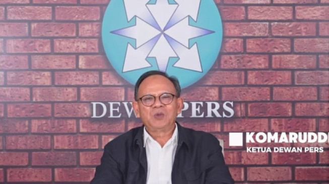 Hotman Paris Hutapea Lecehkan Profesi Wartawan, Ketua Dewan Pers Kecam Tindakan Pengacara Mantan Jampidsus Febrie Ardiansyah Tersangka Kasus Korupsi dan Pencucian Uang Ratusan Miliar itu.