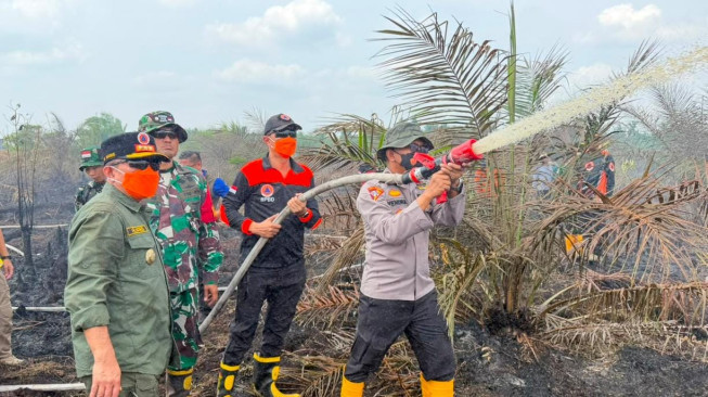 Kapolda Jambi Pastikan Penanganan Karhutla di Sungai Gelam Terus Dilakukan, Sinergi TNI-Polri dan BPBD Diperkuat