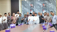 Memang Hebat Maulana itu..Janji akan Tetap Berdiri Bersama Masyarakat Menolak Keberadaan Stockpile Batu Bara di  Kelurahan Aur Kenali.
