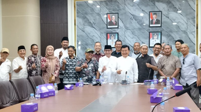 Memang Hebat Maulana itu..Janji akan Tetap Berdiri Bersama Masyarakat Menolak Keberadaan Stockpile Batu Bara di  Kelurahan Aur Kenali.
