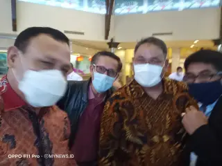 Ketua KPK, Firli Bahuri bersama Pembina JMSI Pusat Mursyid Sonsang, Ketum JMSI Pusat Teguh Santosa dan Sekjen JMSI Pusat Mahmud Marhaba saat acara Pelantikan JM…
