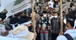 Edi Purwanto menerima mahasiswa KAMMI | foto : RRH