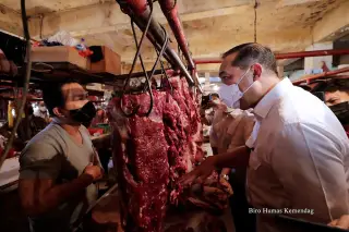 Mendag Ke Pasar Rawamangun, Daging dan Gula Merangkak Naik