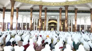 Pilpres 2024 : Lapak Ganjar' Bikin Emak-Emak Jambi Kepincut, Ganjar Didoakan Jadi Presiden 2024