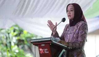 Anggota Dewan Komisioner OJK Bidang Edukasi dan Perlindungan Konsumen, Friderica Widyasari Dewi