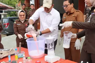 Kejari Tanjab Timur Musnahkan Barang Bukti
