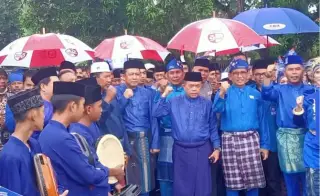 Pengurus DPW PAN Provinsi Jambi saat mendaftar ke KPU Jambi. ( Foto Dok: PAN)