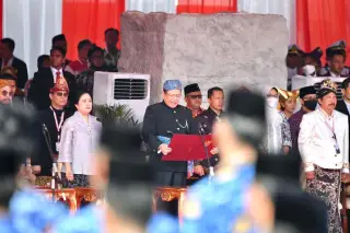 Ketua MPR, Bambang Soesatyo membacakan Teks Pancasila dalam Upacara Hari Lahir Pancasila tahun 2023, di Lapangan Monas, Jakarta, Kamis (1/6/23).|| Foto : Dok